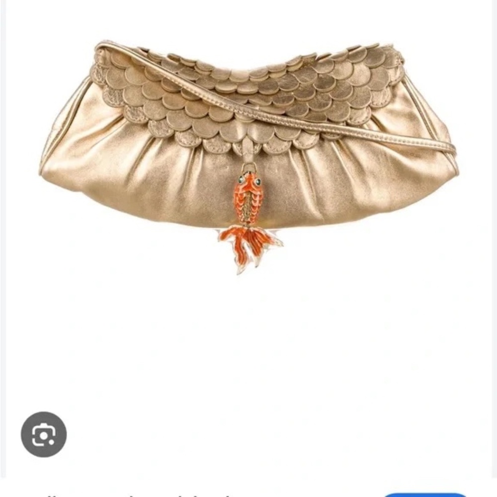 ISO Celine fish charm bag In GOLD. DO NOT BUY